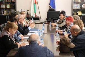 Министър Трайков провери на място инвестиция в индустриални батерии с финансиране по Плана за възстановяване и устойчивост