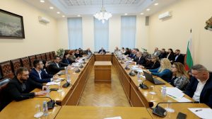 Вицепремиерът Караджов: Правим най-важната реформа в обществения транспорт от половин век насам