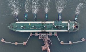 Частните нефтохимически производители се стремят към стабилен растеж