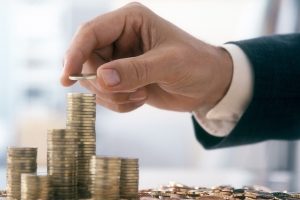 Министър Илиев награди Никола Цолов с 25 000 евро