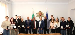 Зам.-министър Димитър Георгиев награди световните шампиони по кикбокс
