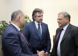 Министър Юлиян Попов се срещна с представители на Американската търговска камара