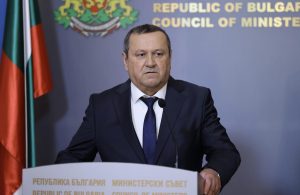 Екипи на АСП са в село Априлово, за да помагат при необходимост на пострадали от наводнението