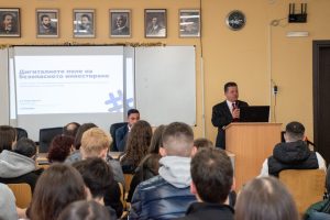 Председателят на КФН Васил Големански: Знанието и търпението са ключ към инвестиционната стратегия