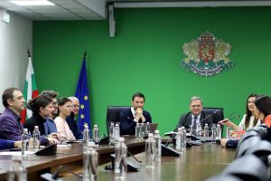 Министър Юлиян Попов срещна експерти в дискусия по следващите стъпки за възстановяване на реките в София