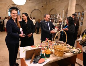 Министър Адемов откри базара „Великден за социалната икономика“